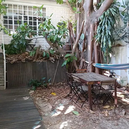 Central, Charming, Quiet, Garden And Parking Lizbona