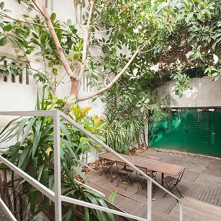 Central, Charming, Quiet, Garden And Parking * Lisboa