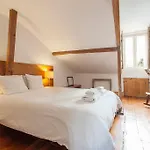 Central, Charming, Quiet, Garden And Parking * Lisboa