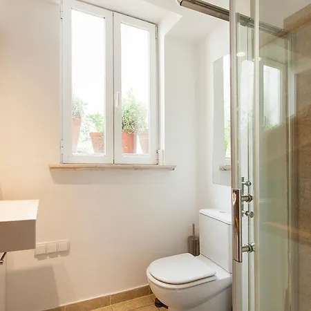 Central, Charming, Quiet, Garden And Parking Appartamento *